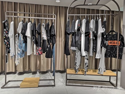 品牌折扣店貨源渠道批發(fā)市場有哪些,女裝庫存尾貨市場好找嗎